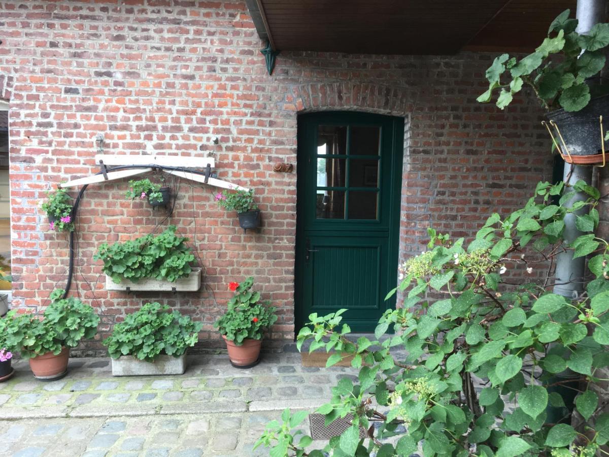 Bed and Breakfast Ferme Brocart Bouvines Экстерьер фото
